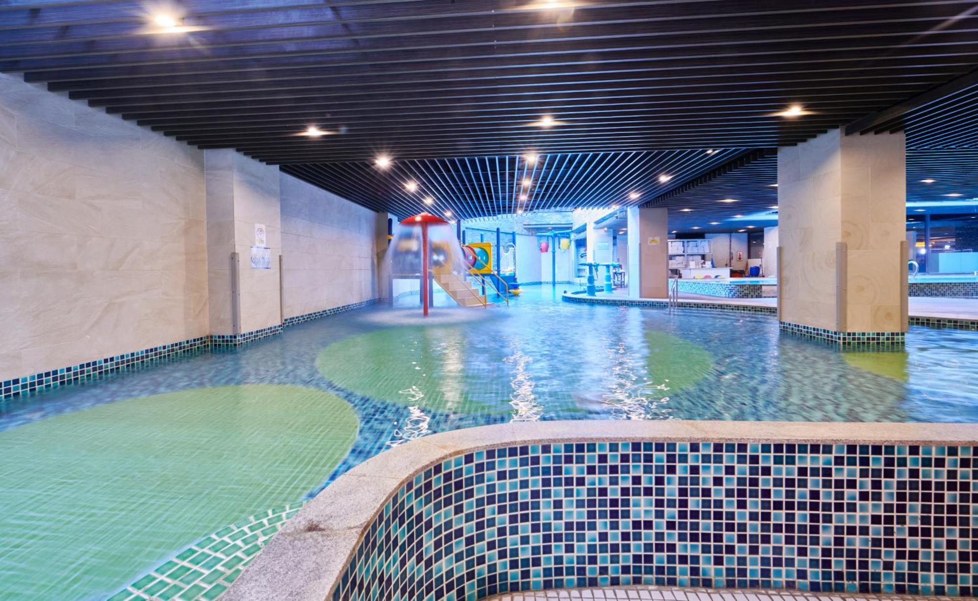 Grand Bay Resort Hotel Хенгчун Экстерьер фото Swimming pool