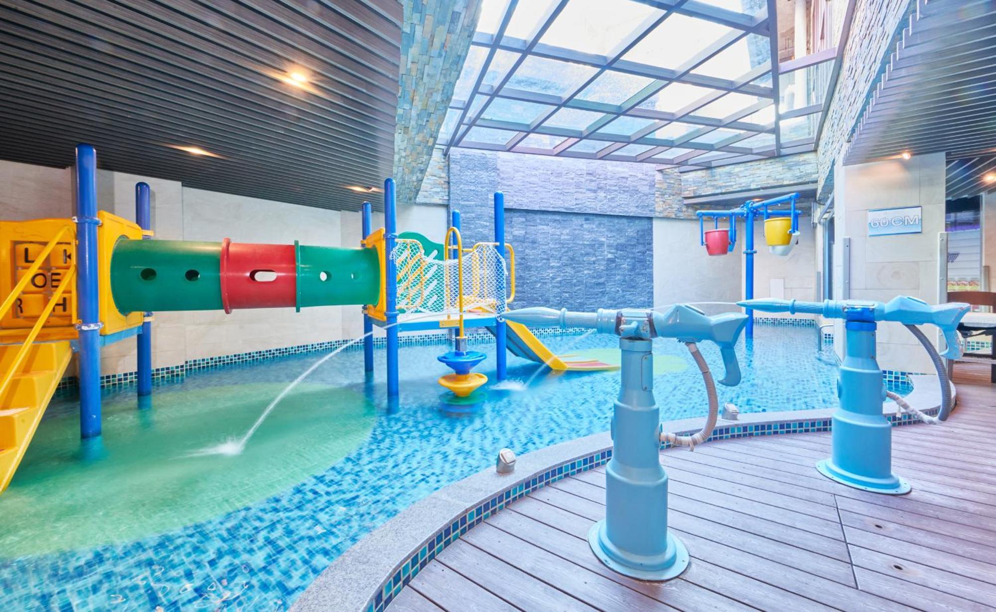 Grand Bay Resort Hotel Хенгчун Экстерьер фото The children's pool